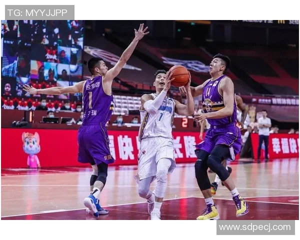 首钢男篮豪取七连胜，力压辽宁队稳居积分榜首位置